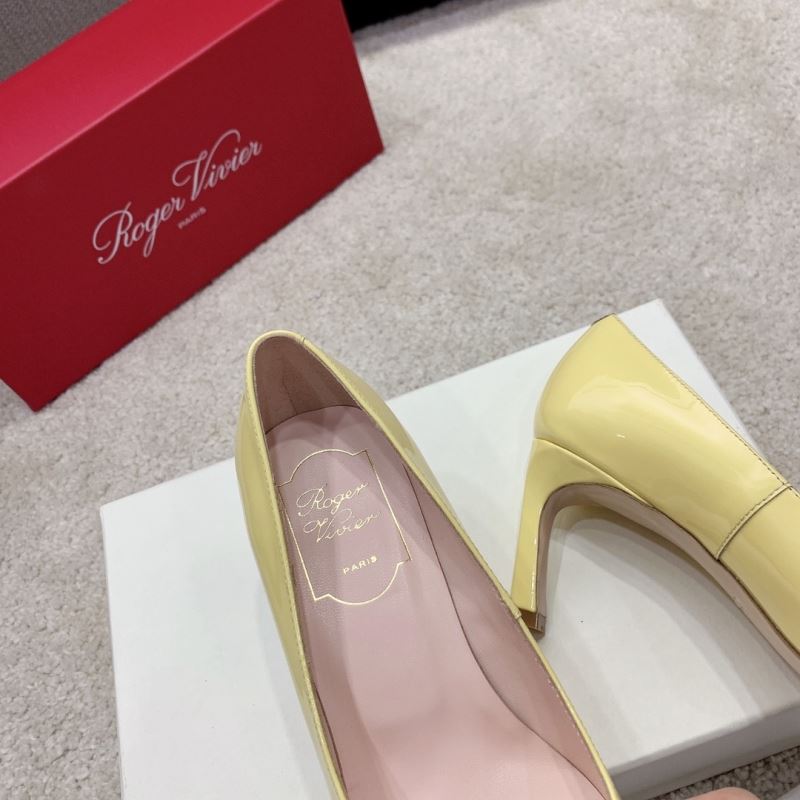 Roger Vivier flat shoes